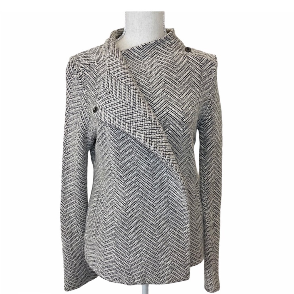 Donated ✌🏼 🫶🏼 Lou & Grey Wrap Cardigan Sweater Black White Chevron Womens M - Picture 12 of 15
